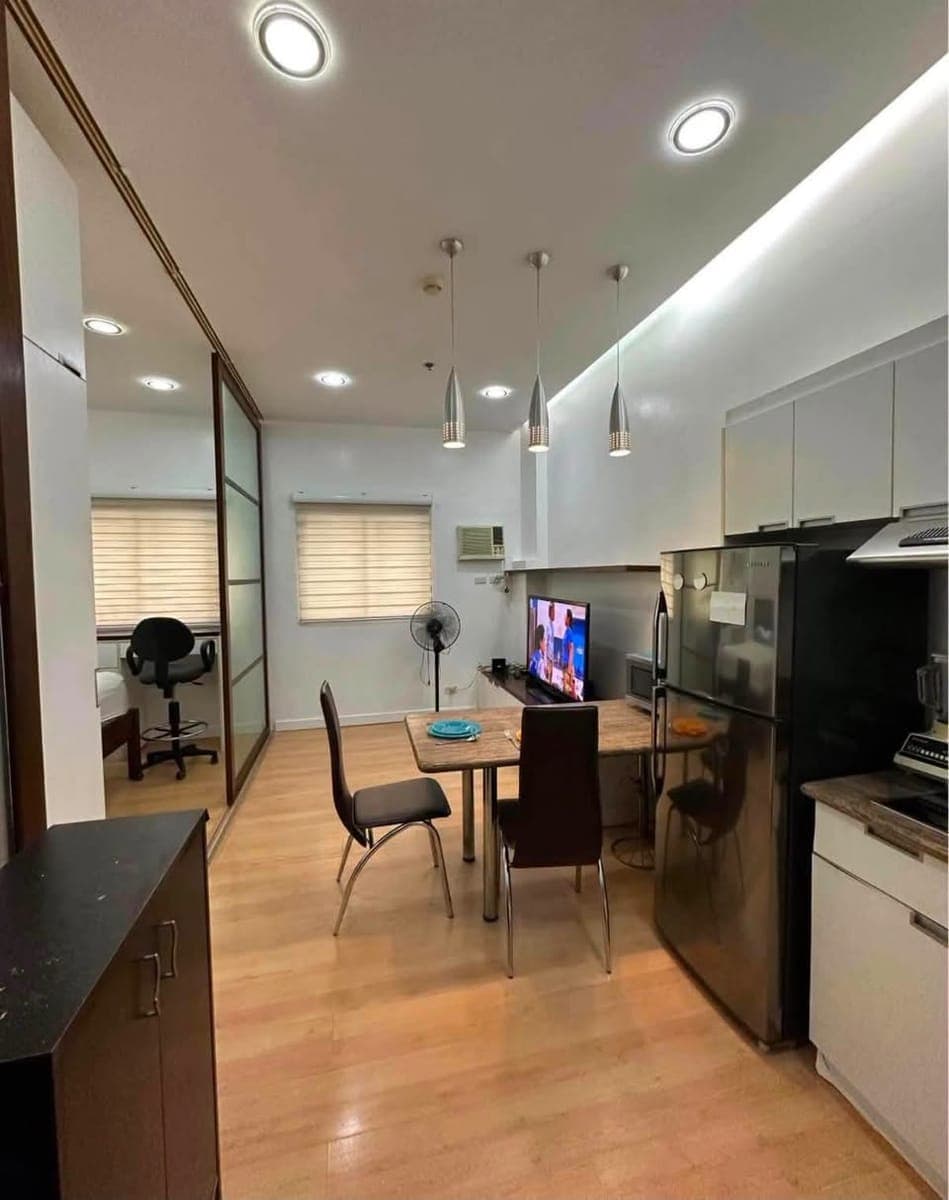 RUSH CONDO FOR RENT – ESCALADES AT 20TH, CUBAO - photo 1