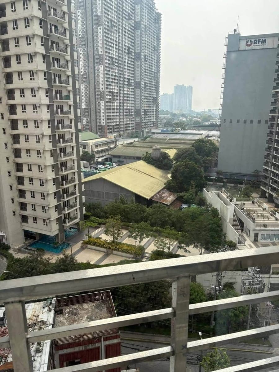 🌆 SUNSHINE 100 CITY PLAZA - photo 1