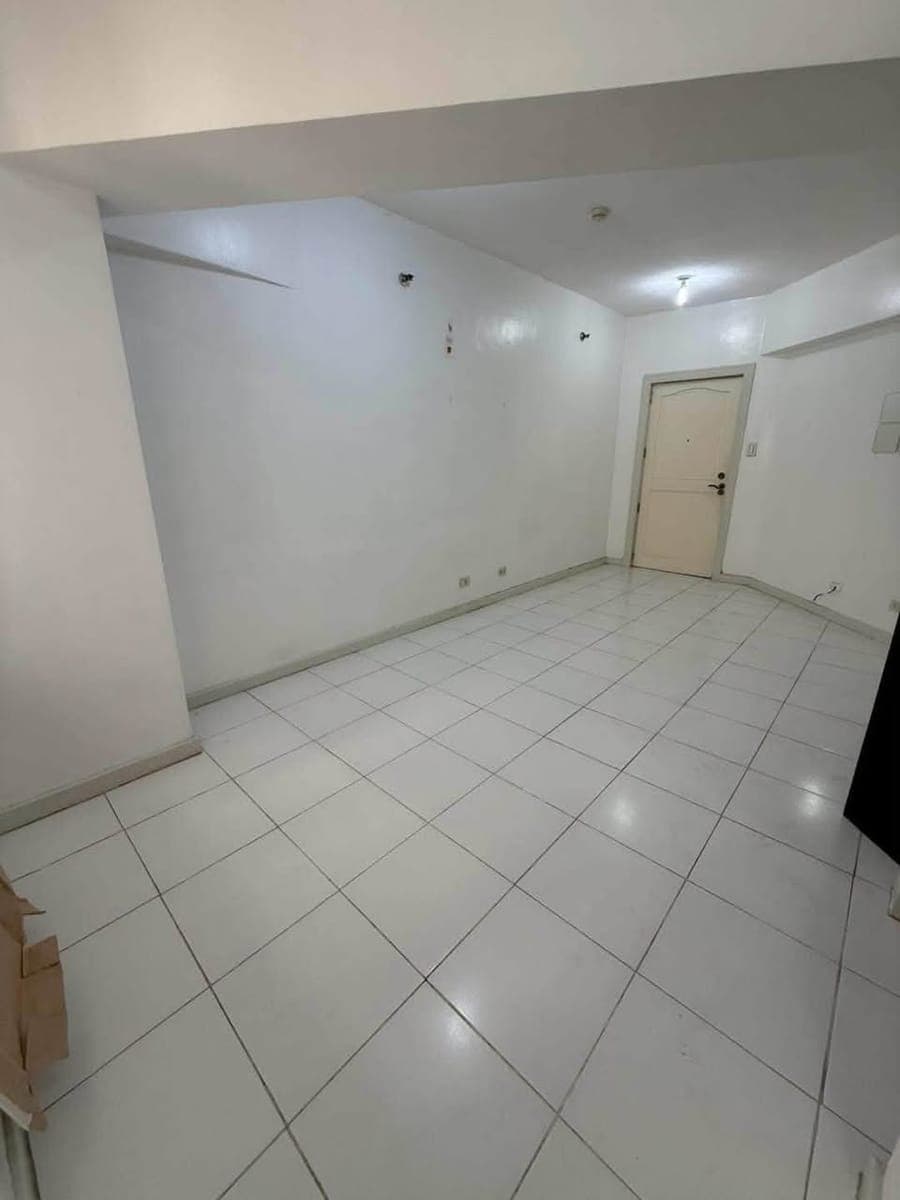 Eastwood City Condo for rent - photo 4