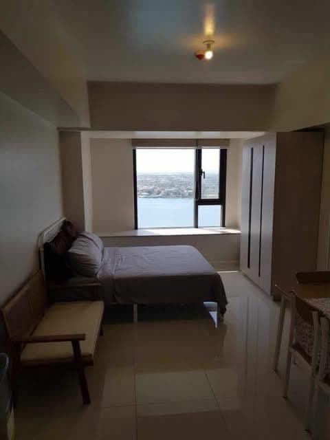 DL‼️👉STUDIO UNIT FOR RENT with Ocean-View🌊at Mandani Bay Suites Tower 2, 32nd Floor for Rent - photo 2