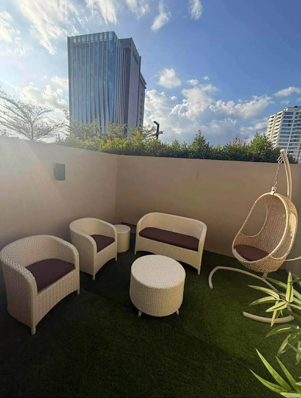 LOFT-TYPE PENTHOUSE FOR RENT - photo 1