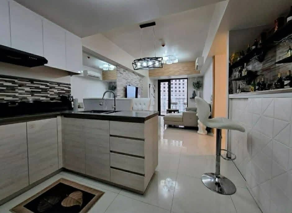 3BR Mandani Bay Suites Condo for Rent 66K Only w/ Parking - photo 1
