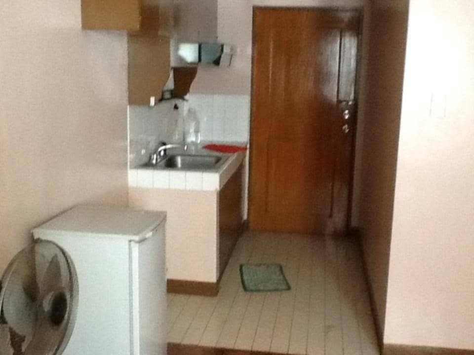 STUDIO FOR RENT CITY LAND 9 CONDO DELA ROSA MAKATI - photo 3