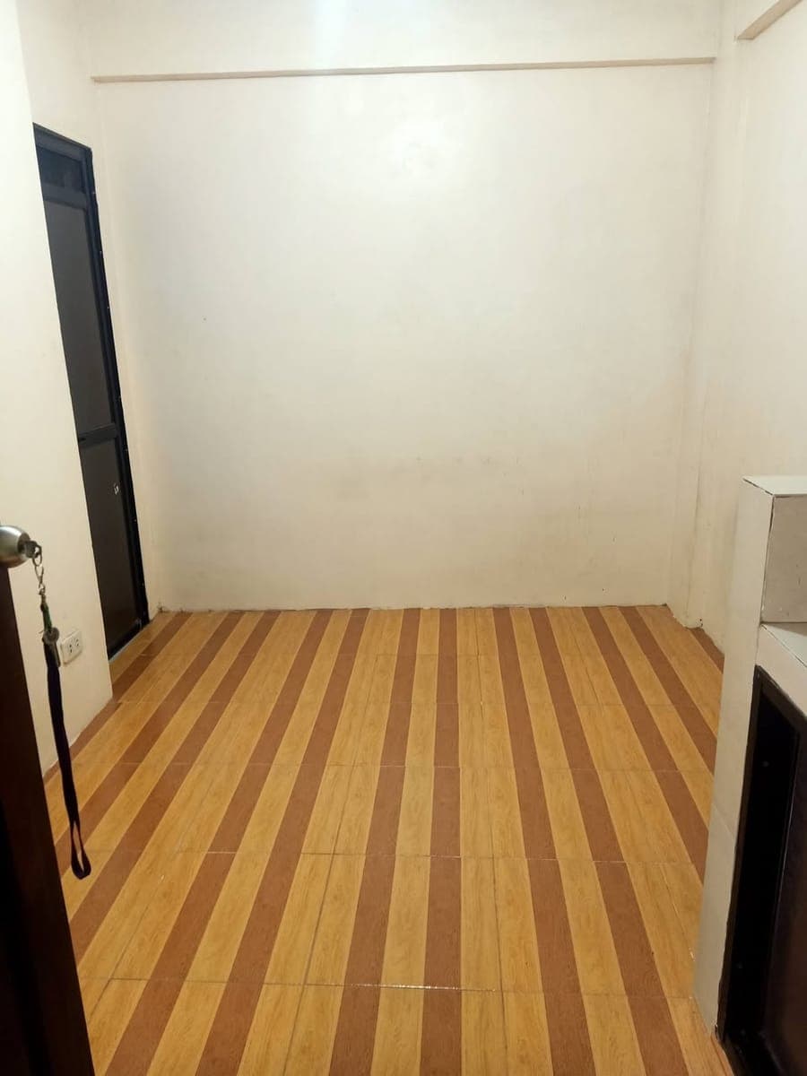 Room for rent pm lng for details loc. 308 pili st. Creekland hagonoy taguig city - photo 1