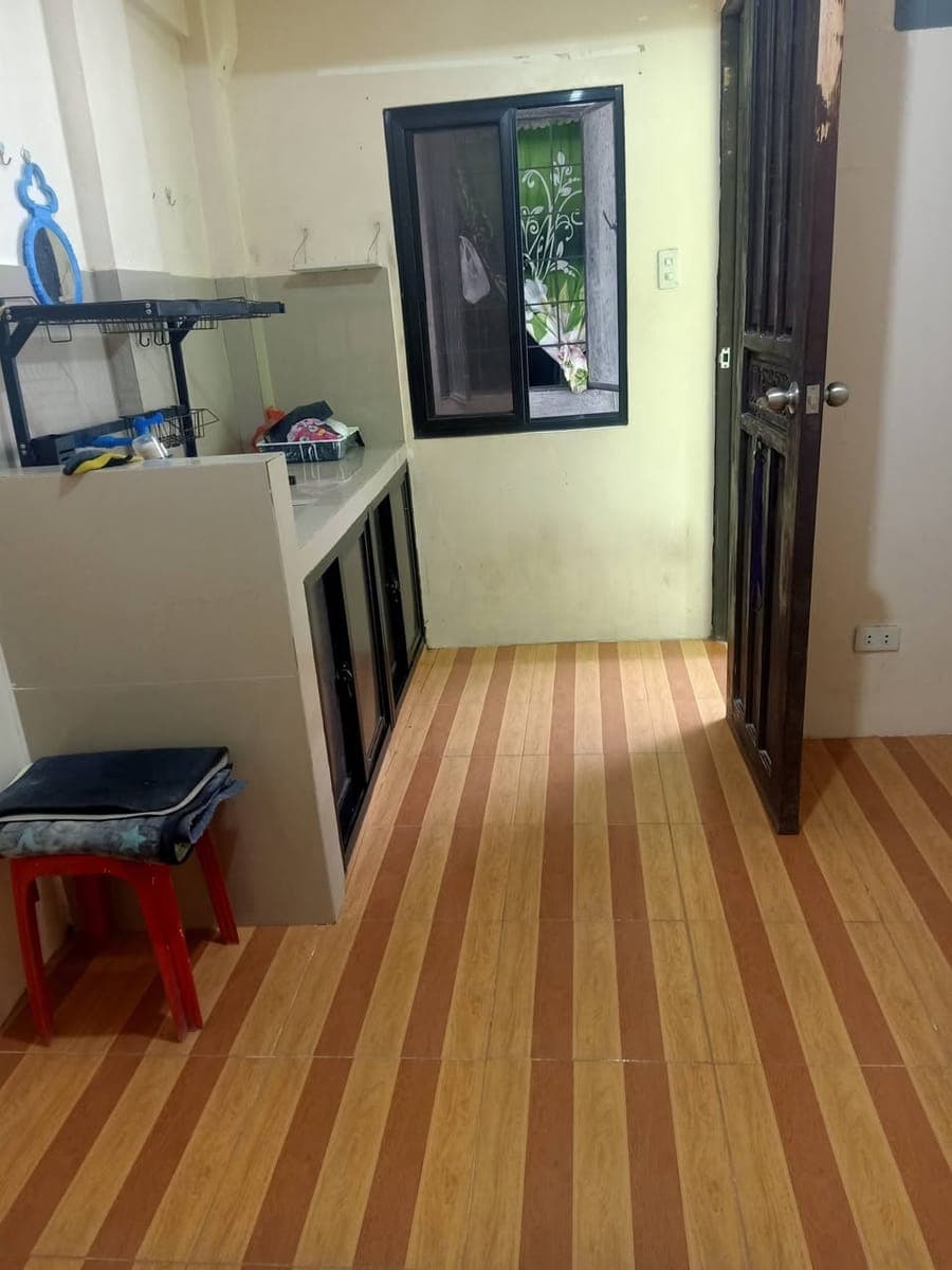 Room for rent pm lng for details loc. 308 pili st. Creekland hagonoy taguig city - photo 2