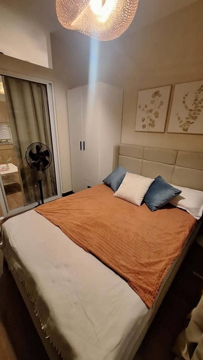 Fully furnished one bedroom condo unit for rent located at the 18th Floor of Prisma Residences, Bago... - photo 1