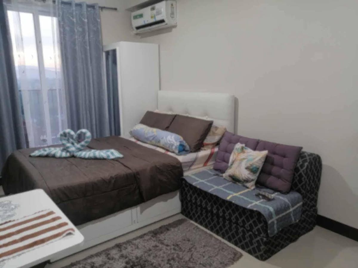 Fully furnished condo unit located in saekyung phase 3 beach road marigondon lapu-lapu city cebu. - photo 1