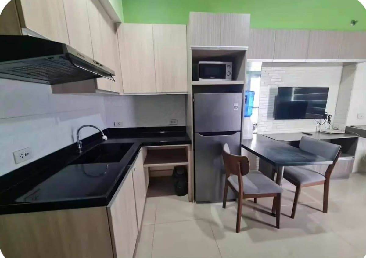 FOR RENT Fully Furnished Loft Unit - photo 1