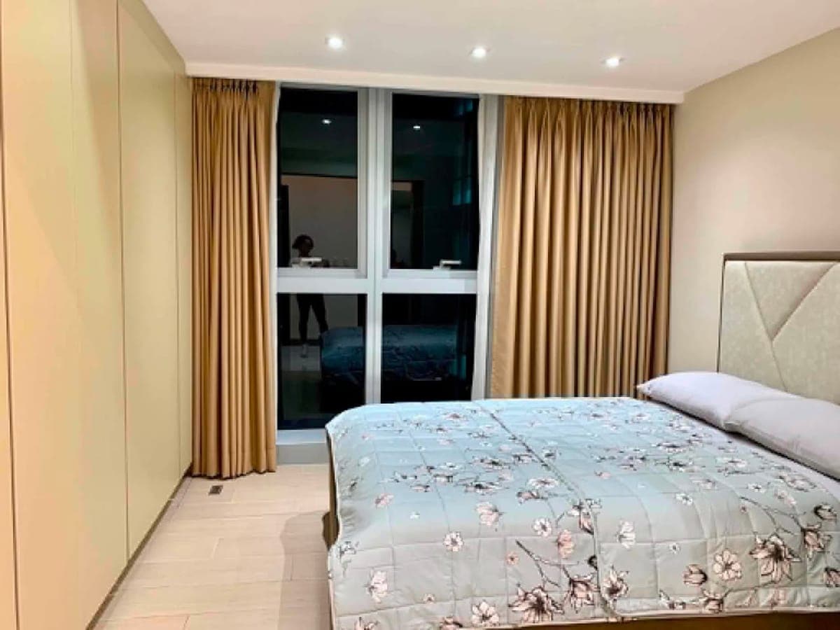 FOR RENT: Uptown Parksuites - photo 1
