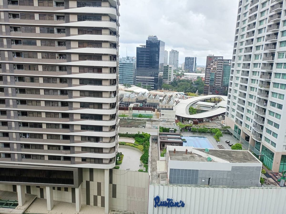 3 BEDROOM FOR RENT IN AVALON CONDOMINIUM CEBU BUSINESS PARK, CEBU CITY !!! 🌿 - photo 1