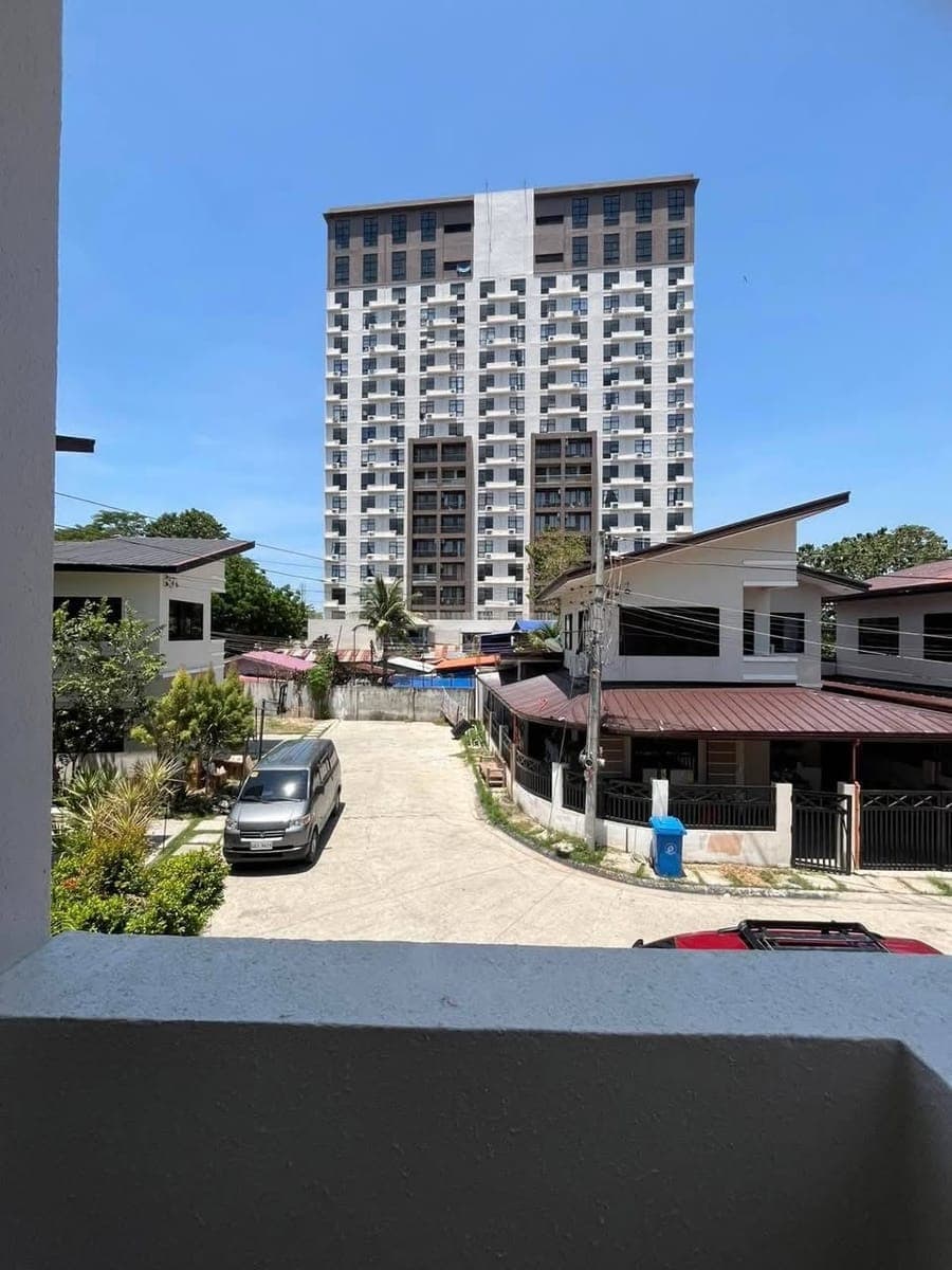 Available Now!! 2 Storey House - photo 2
