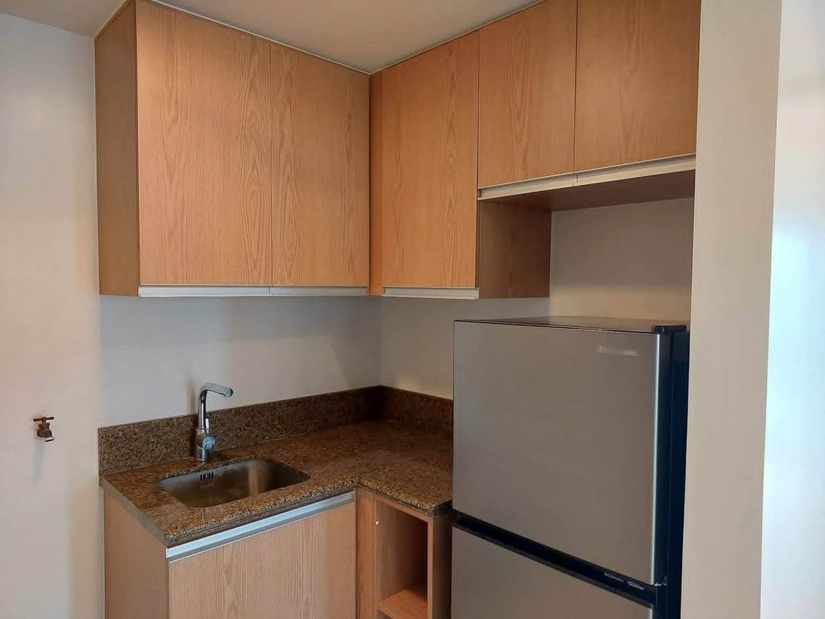 For Lease - photo 3