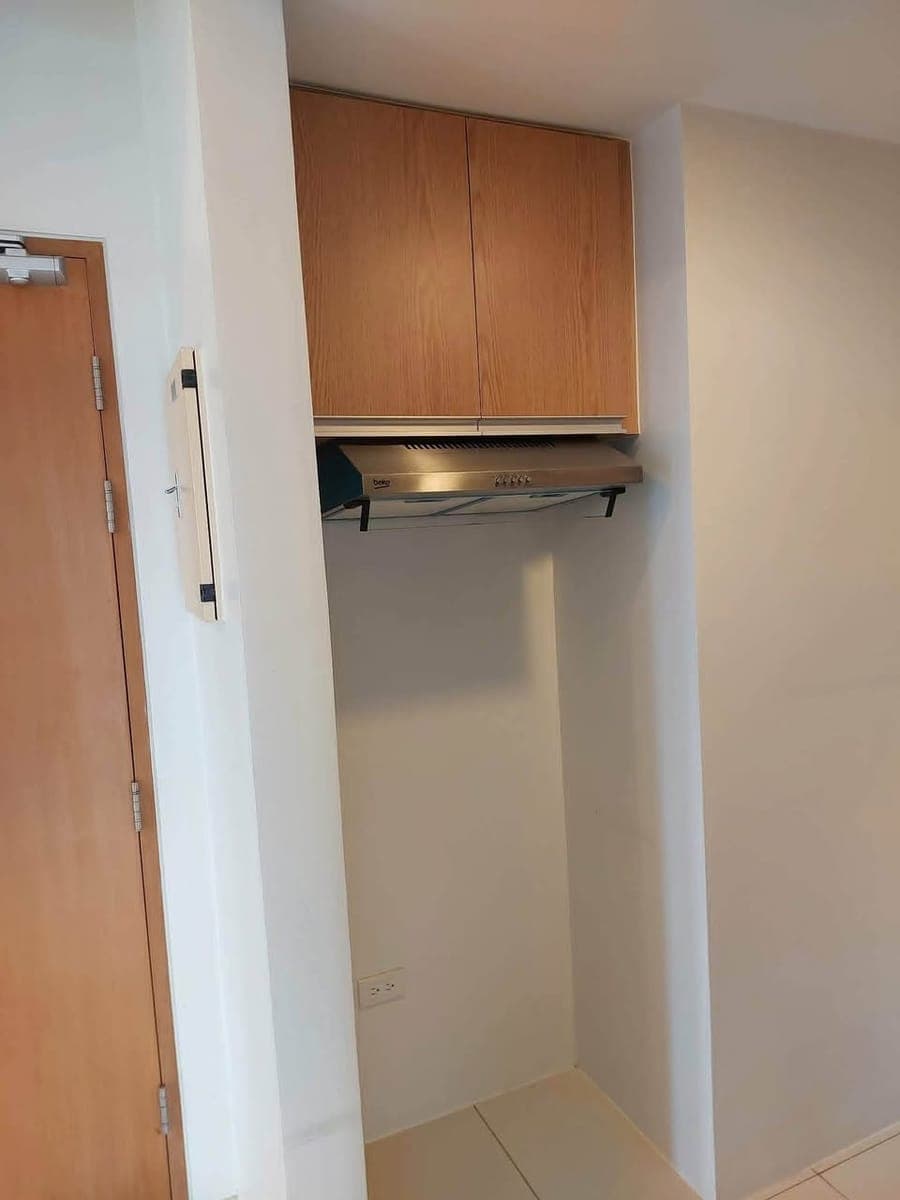 For Lease - photo 4