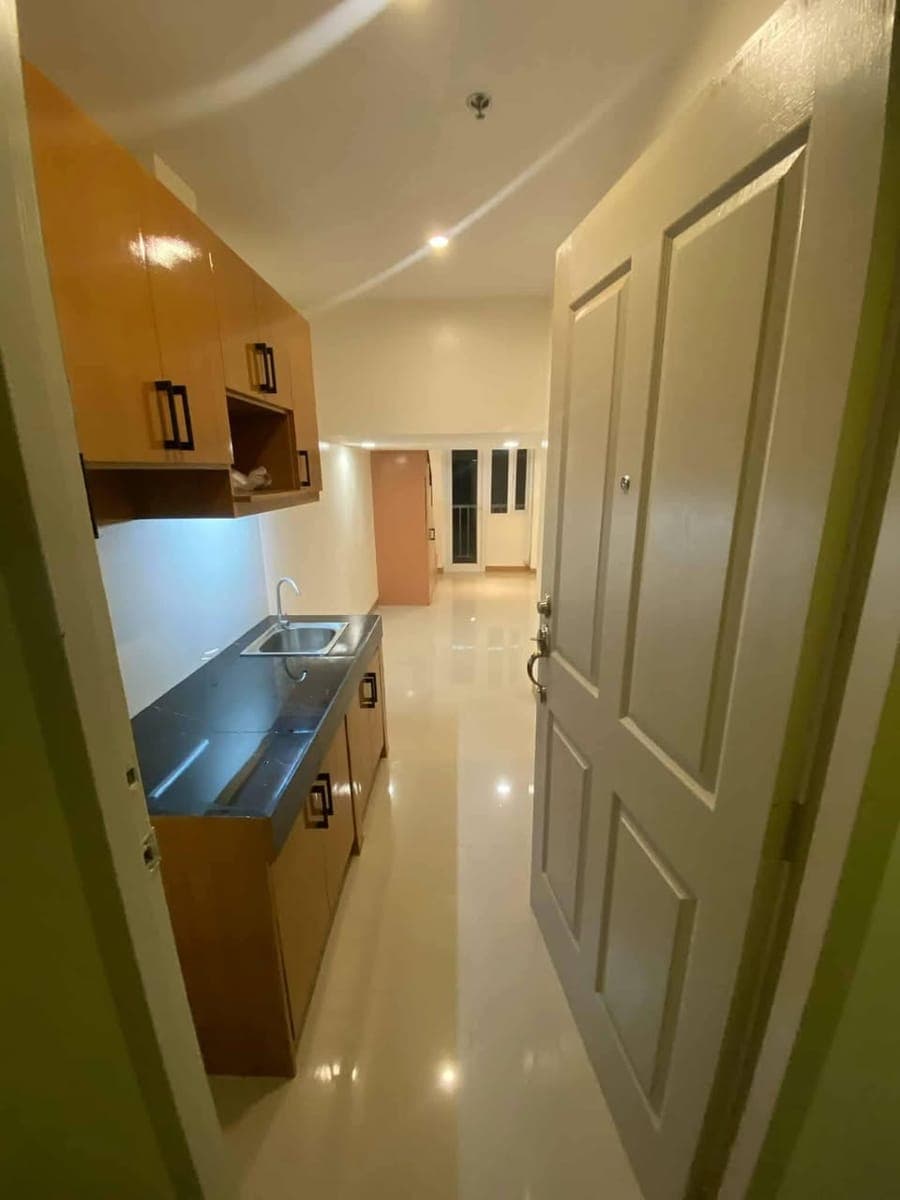 Available for long term rent in Victoria De Morato - Scout Borromeo St, cor Tomas Morato Ave, Quezon City. - photo 3