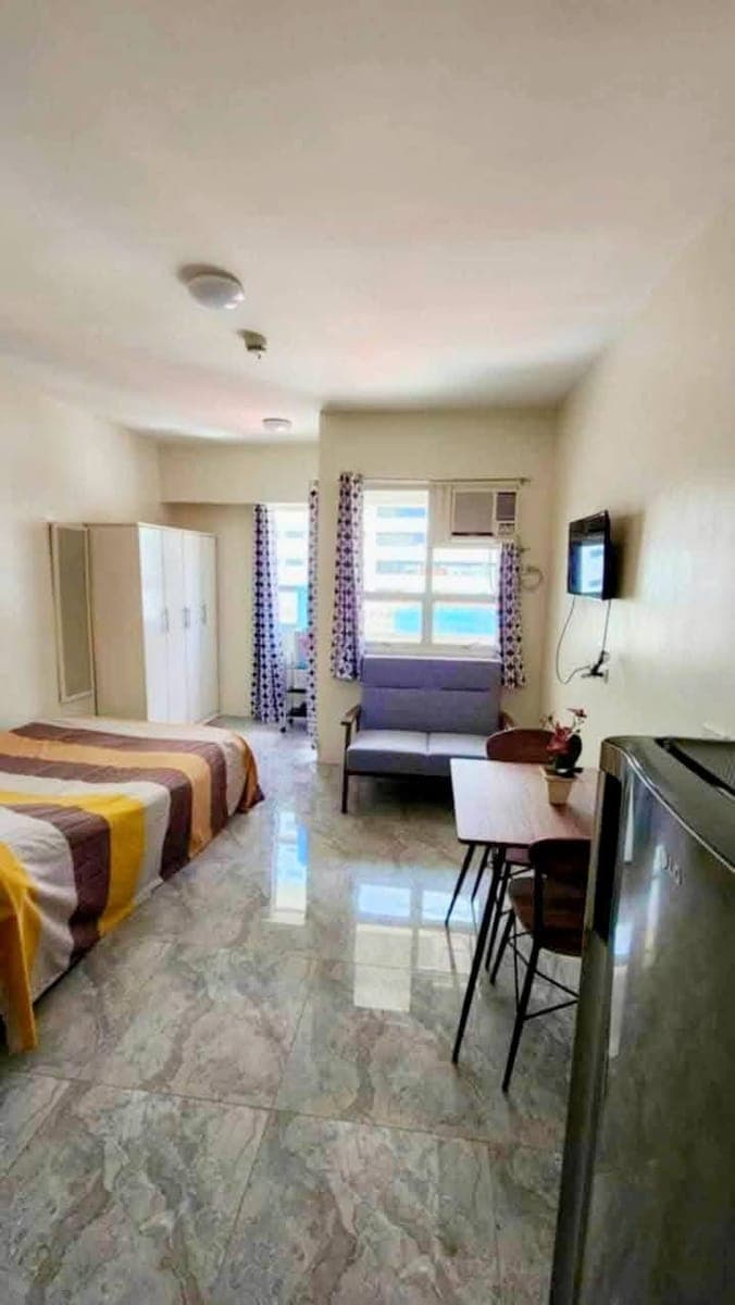 18K Furnished Condo Studio for Rent in LA Guardia Flats 2 Lahug with Balcony Walking Distance to USPF, JY & IT Park - photo 1