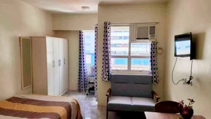 18K Furnished Condo Studio for Rent in LA Guardia Flats 2 Lahug with Balcony Walking Distance to USPF, JY & IT Park - photo 3