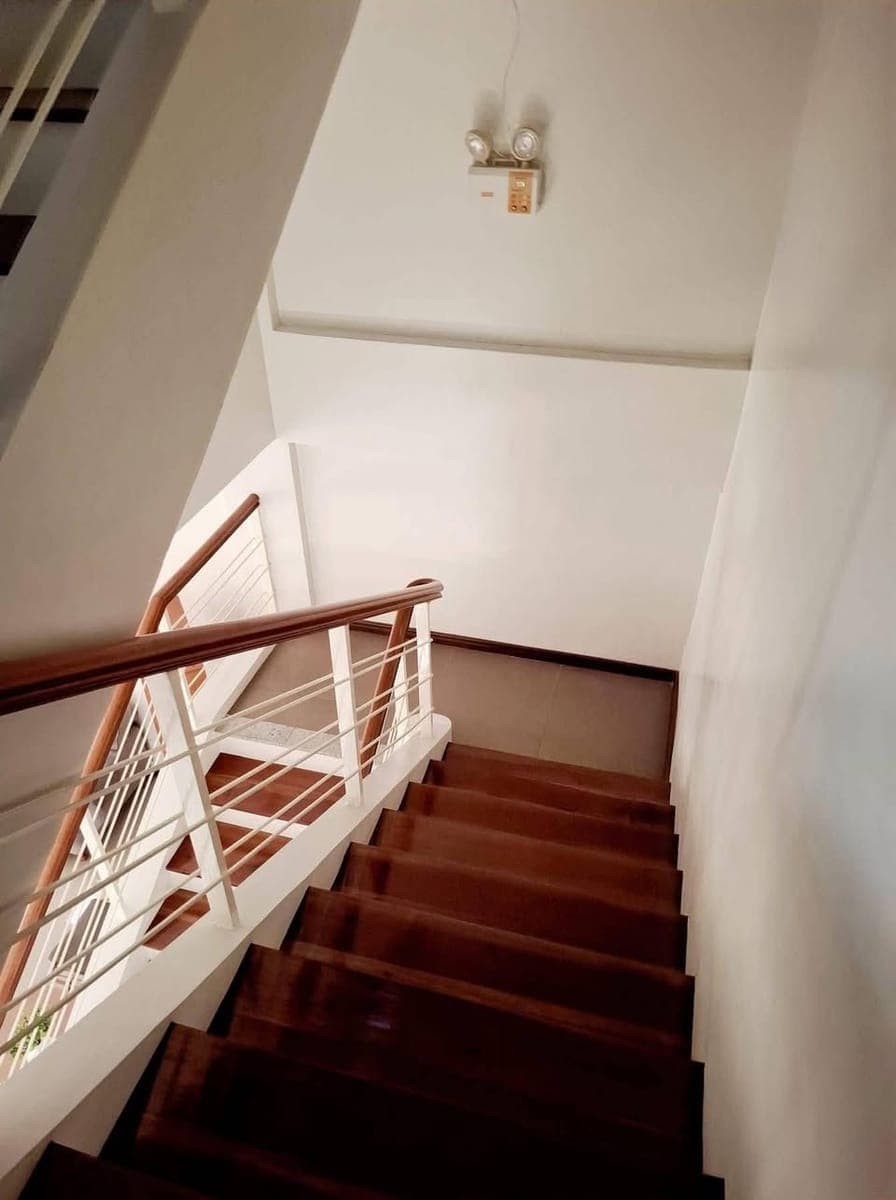 📌FOR RENT:  3-Storey Townhouse with Balcony - photo 4
