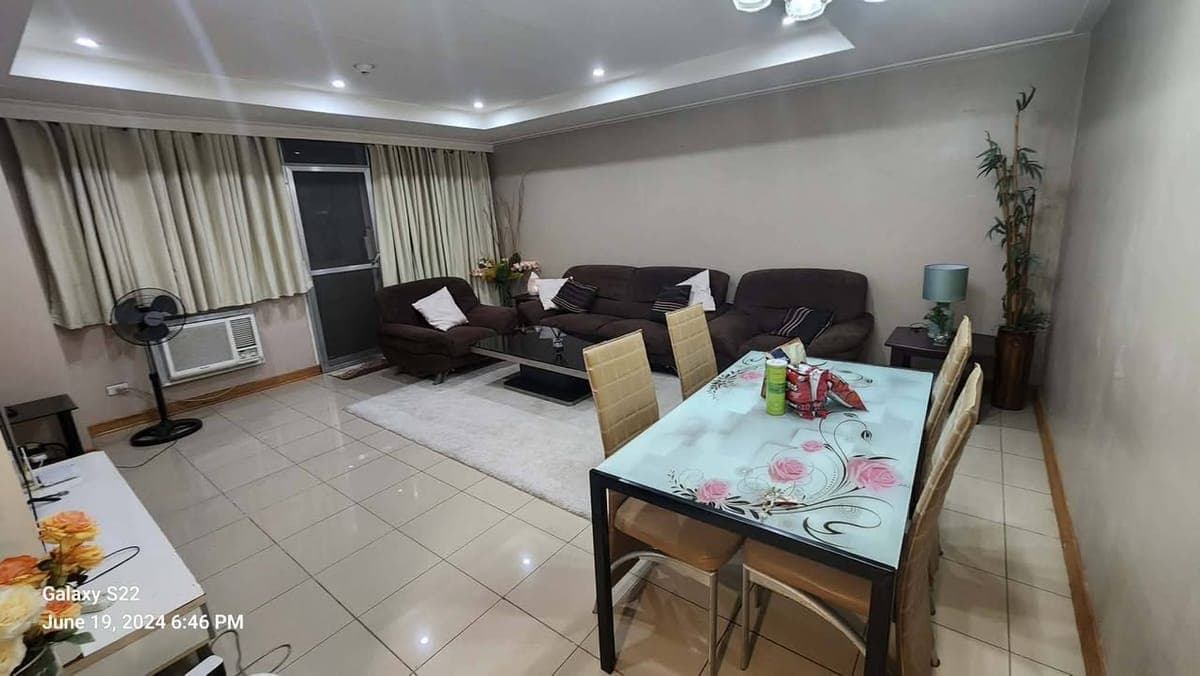 • FOR RENT!  Available now in Ermita Manila. - photo 3