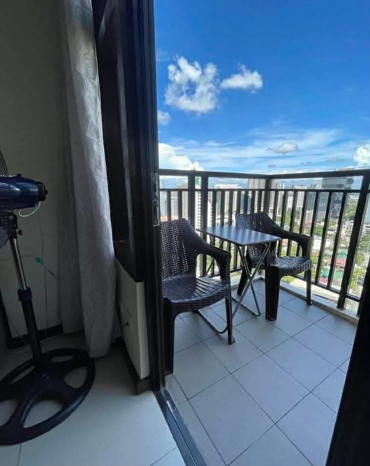 🌆 Still Available 1BR with Balcony + Parking at Azalea Place, Cebu City 🌆 - photo 1