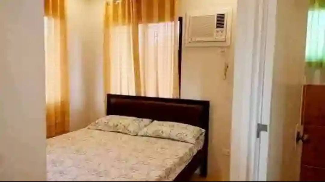 FOR RENT 18K SEMI-FURNISHED - photo 2