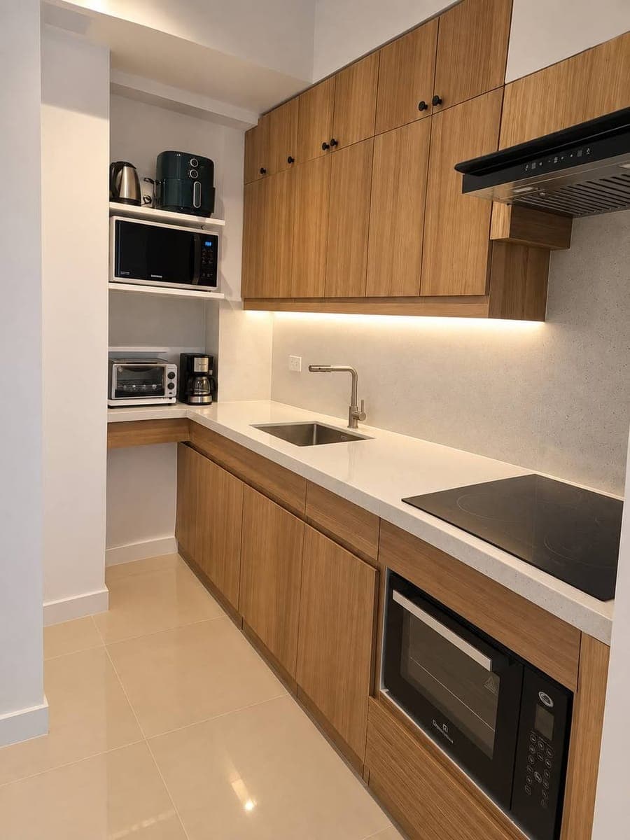 2 Bedroom Unit w Parking for Rent - photo 2