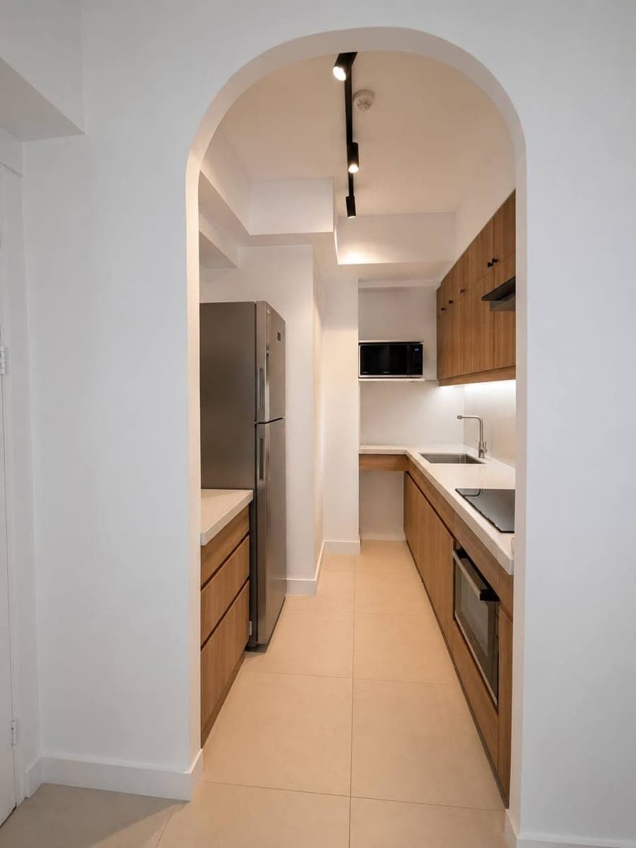 2 Bedroom Unit w Parking for Rent - photo 4