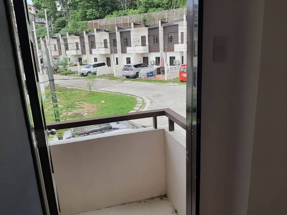 Townhouse for Rent Capitol Site, Cebu City - photo 2