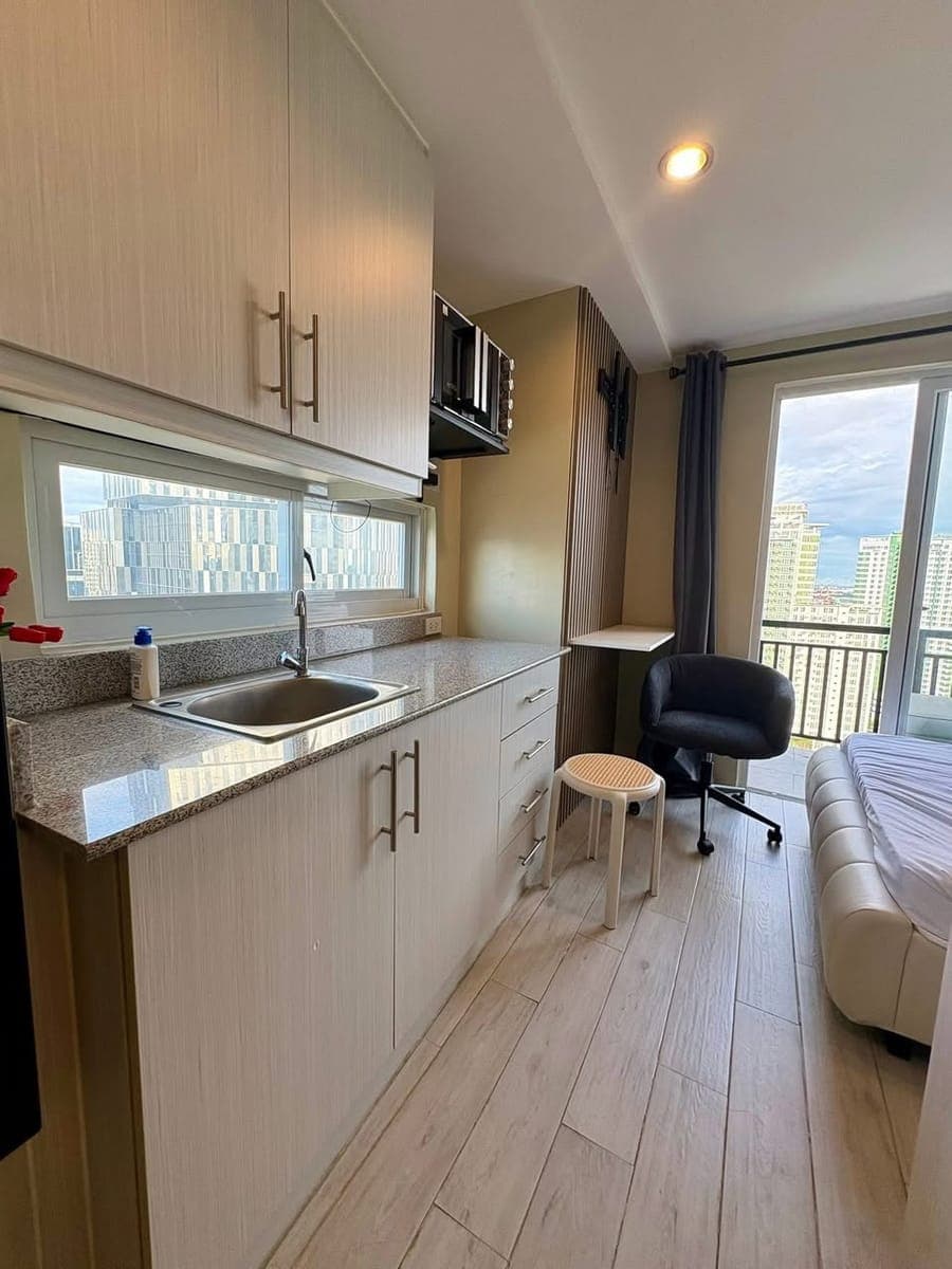 FOR RENT — CITY SCAPE GRANDTOWER STUDIO WITH BALCONY - photo 1