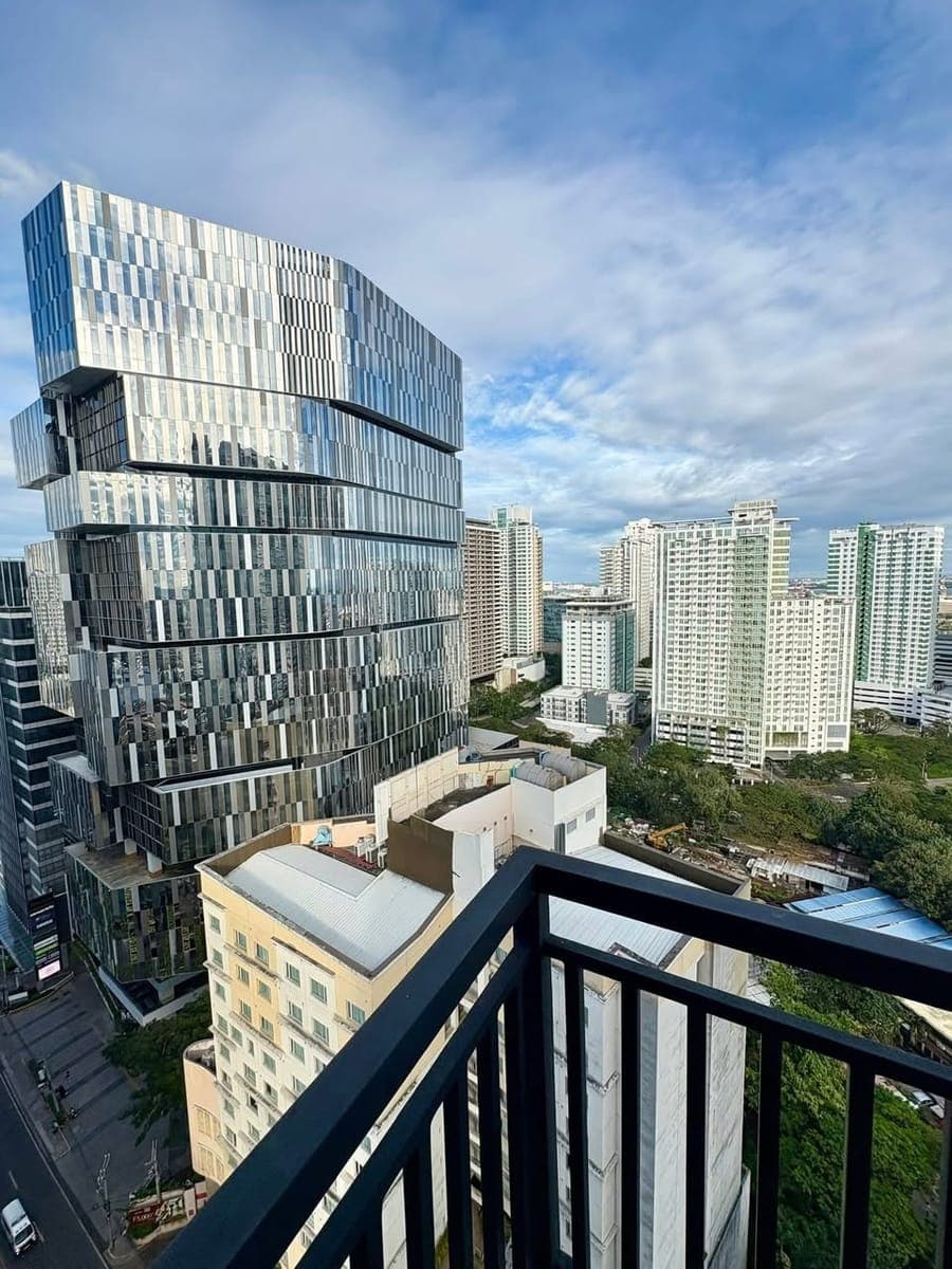 FOR RENT — CITY SCAPE GRANDTOWER STUDIO WITH BALCONY - photo 5