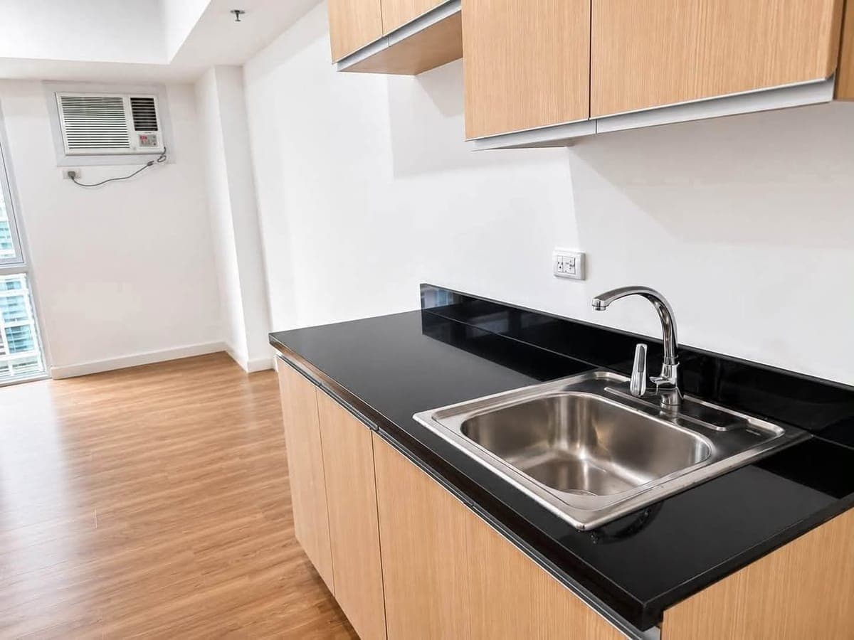 FOR RENT : THE VERANDA STUDIO UNIT - photo 3