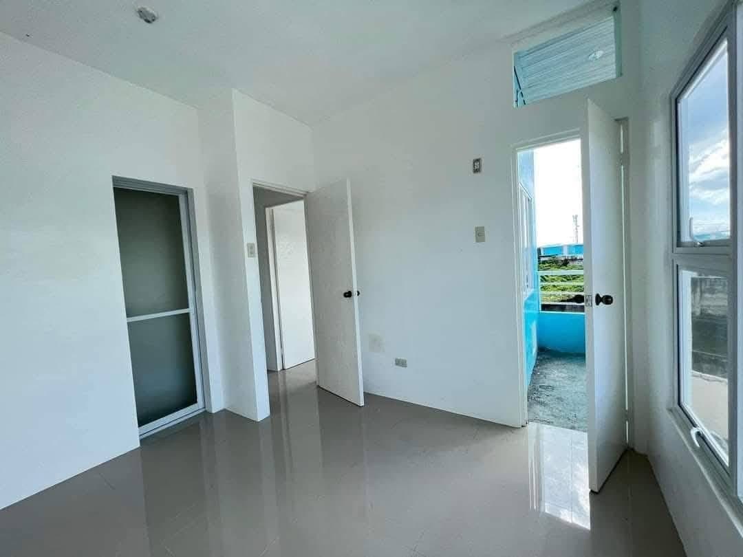 3Bedroom House for RENT in Talisay. BARE unit. - photo 1