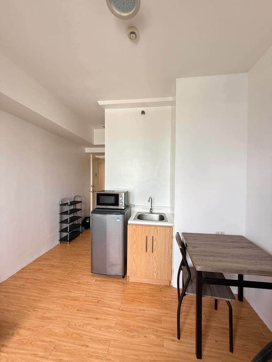 Studio Condo Unit for Rent - photo 4