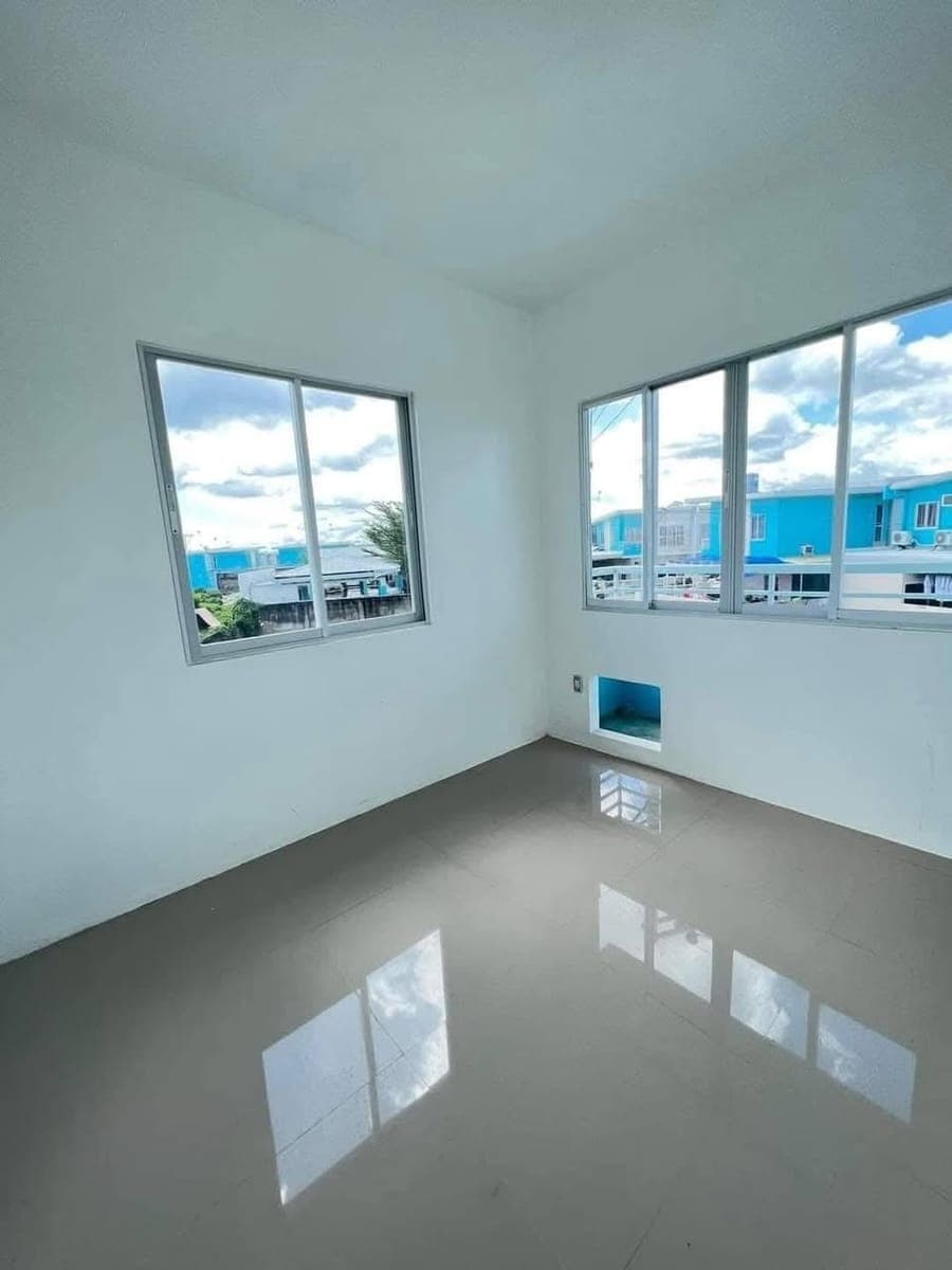 3Bedroom House for RENT in Talisay. BARE unit. - photo 3