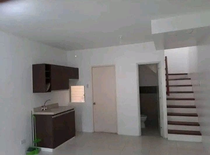 🏡 Modern Unfurnished Townhouse for Rent – Capitol Site, Cebu City - photo 2
