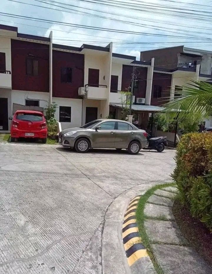 🏡 Modern Unfurnished Townhouse for Rent – Capitol Site, Cebu City - photo 4