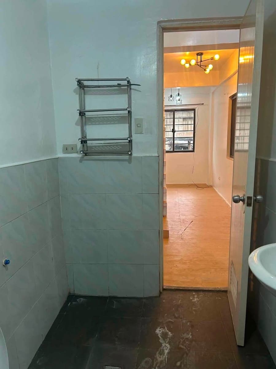 📍 HOUSE FOR RENT: Modern 2-Storey House sa UMC Village, Napindan, Taguig city💰 UPANG BUWANAN: ₱20,... - photo 5