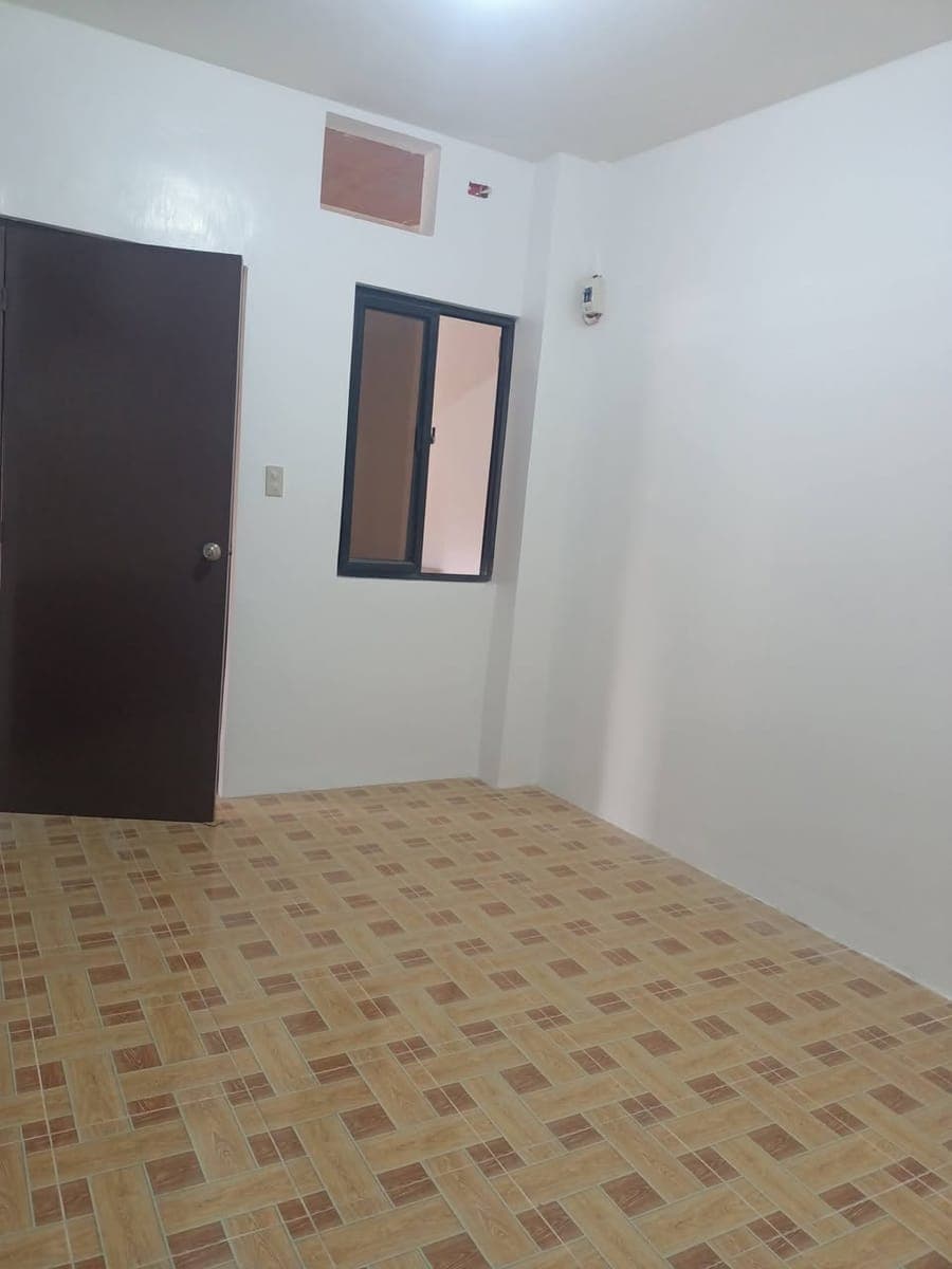 Available 1 room on September 01 2026. - photo 3