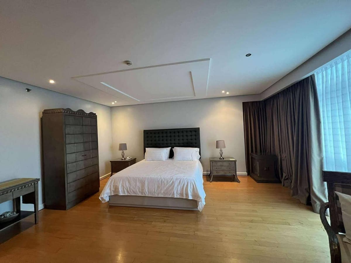For Lease:Pacific Plaza BGC - photo 4