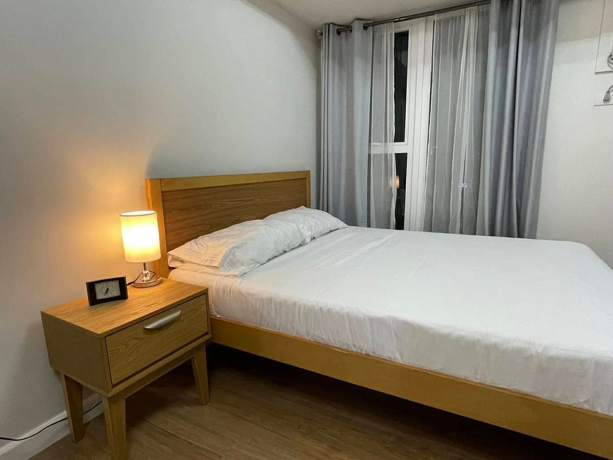 FOR SALE OR LEASE: Furnished Studio Unit at Solinea Lazuli Tower 3 (Located at Cebu Business Park, Cebu City) - photo 2