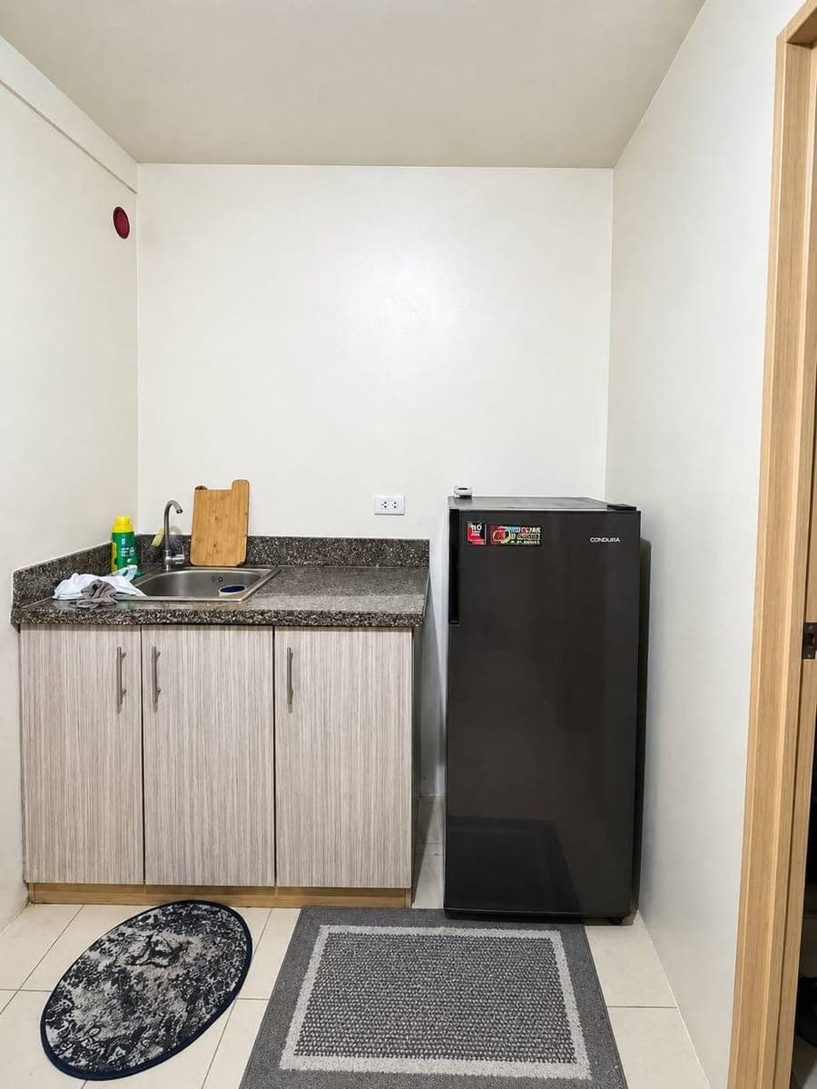 Condo for rent 2bedroom bare unit with2Ac - photo 2