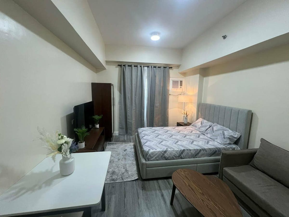 Fully furnished studio at Grand Residence north tower A 27th floor facing the golf course. Brand new... - photo 2