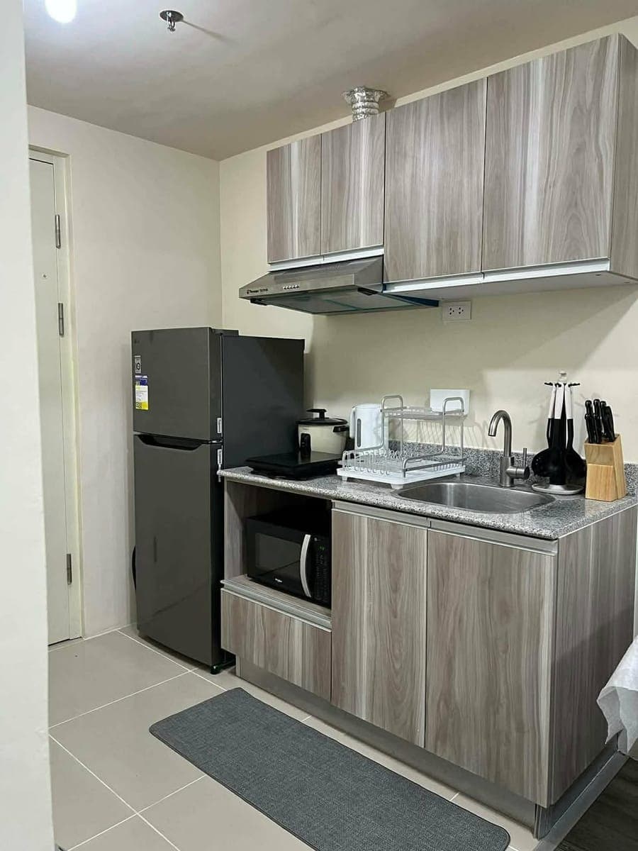 Fully furnished studio at Grand Residence north tower A 27th floor facing the golf course. Brand new... - photo 4