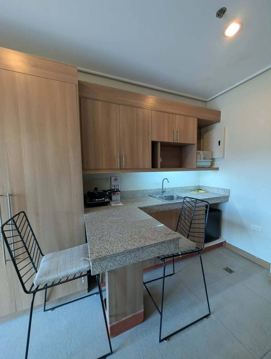 Studio Condo Unit near Velez College, Velez Hospital and CIM with own balcony. ₱18k monthly - photo 3