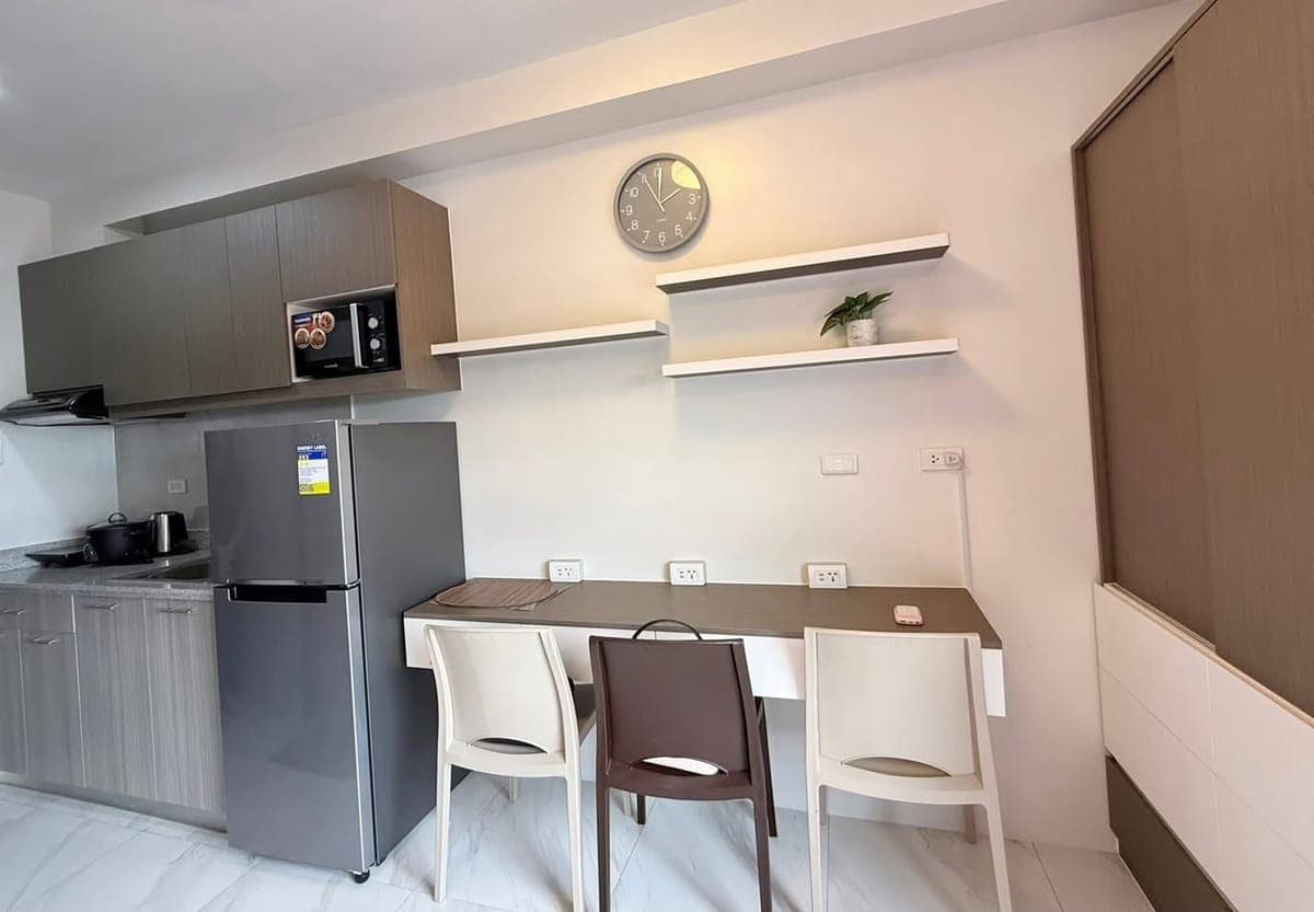 FOR RENT : Brandnew Condo Studio Unit - photo 2