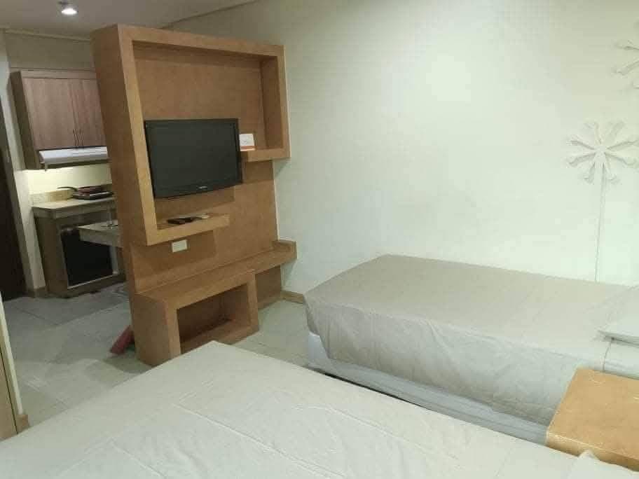 🏢 DIRECT‼️ FOR RENT – STUDIO UNIT WITH BALCONY - photo 2