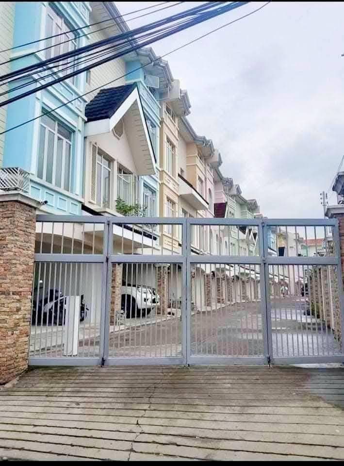 💥FOR RENT 4BR Semi-Furnished Townhouse in Guadalupe Near Bethany School 1 Ride to Capitol/Fuente️💥 - photo 1