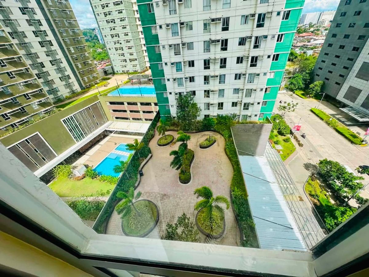Looking for a stylish and convenient home in IT Park? This beautifully renovated 1-Bedroom condo uni... - photo 1