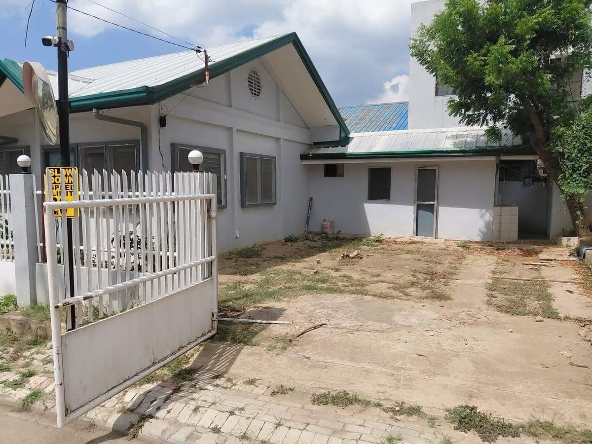 🏡 𝐇𝐨𝐮𝐬𝐞 𝐅𝐨𝐫 𝐑𝐞𝐧𝐭 𝐢𝐧 𝐓𝐚𝐥𝐚𝐦𝐛𝐚𝐧, 𝐂𝐞𝐛𝐮 𝐂𝐢𝐭𝐲 - photo 2