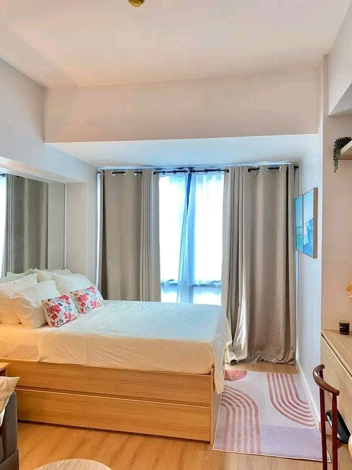 FOR RENT: Fully Furnished Studio Unit - photo 1