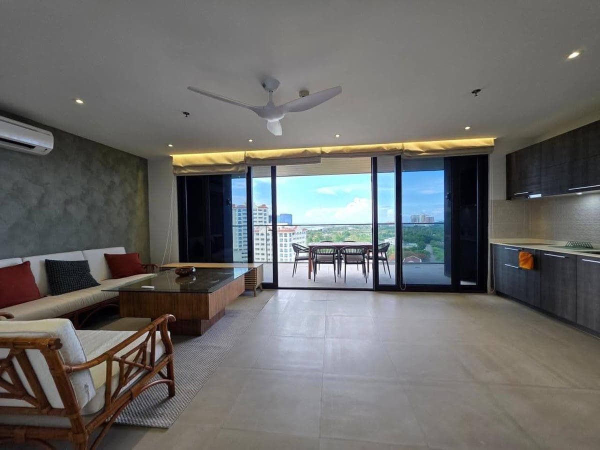 For Rent: The Reef Large 1 bedroom corner unit - photo 1